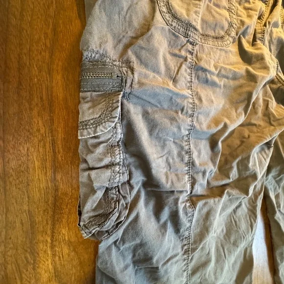 Calvin Klien Jeans, Cropped Cargo Pants Army Green SZ 16 - Picture 6 of 11